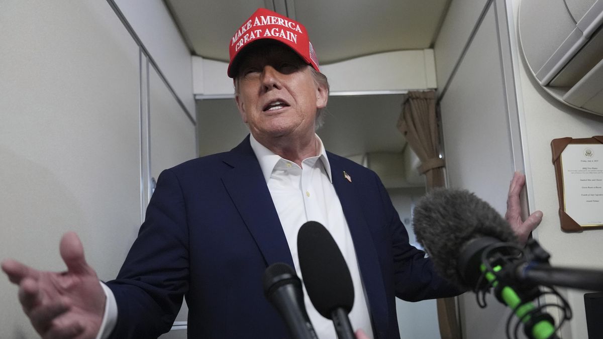 Ruský tanker s ropou dorazil i přes blokádu USA na Kubu, Trumpovi to nevadí